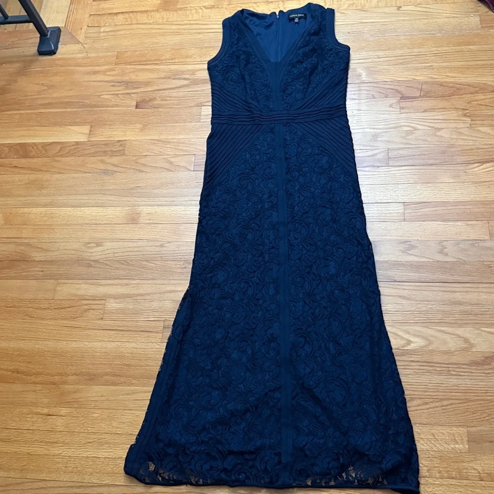 Tadashi‎ Shoji Navy Gown - Sleeveless V Neck Lace - Picture 4 of 4
